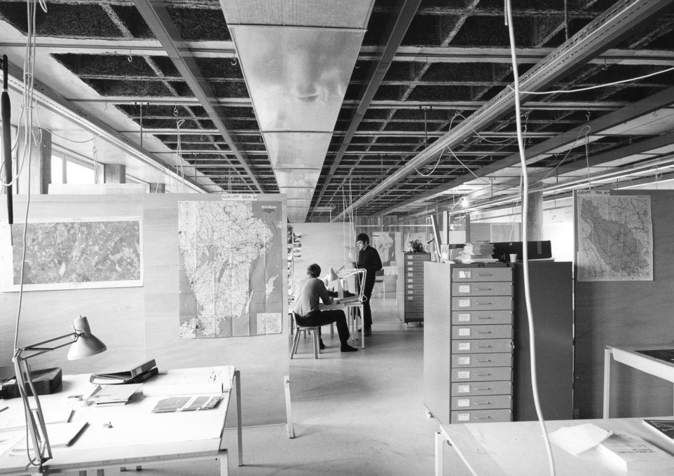 Studio spaces with flexible furnishing originally designed for around 100 students...&nbsp;(Photo: Sten Vilson, 1970)