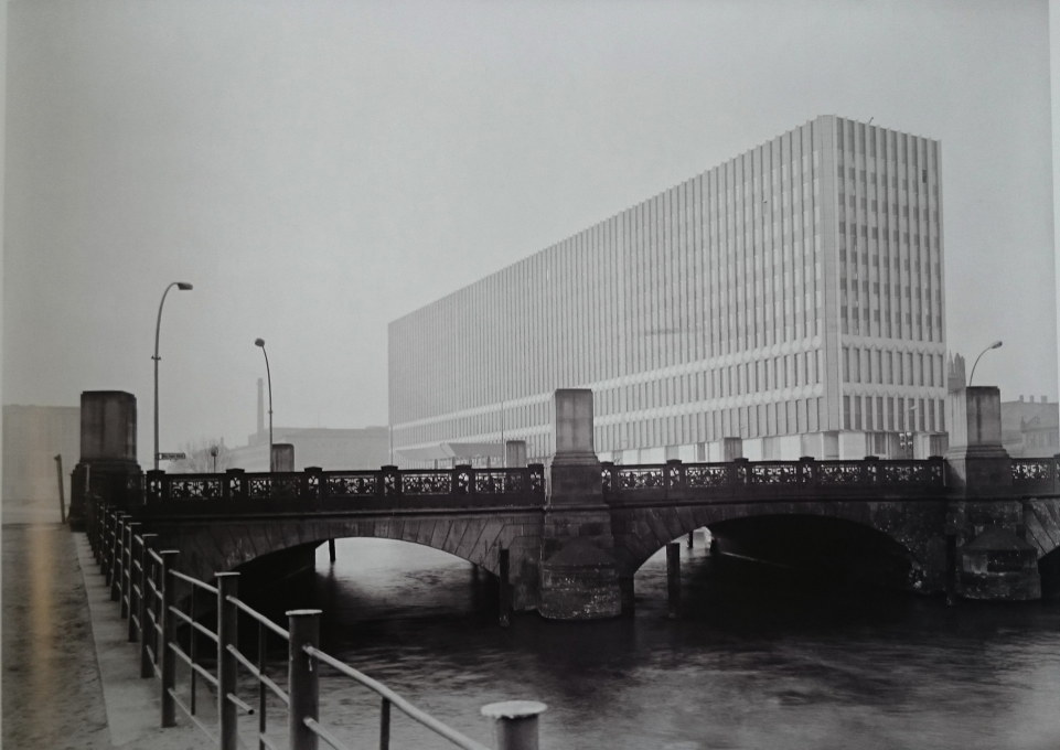 View from the Altes Museum to the monster Ministry of Foreign Affairs of the GDR, built 1964-67 and demolished in 1996. (Photo circa 1968&nbsp;&copy; Wohlrabe/Landesdenkmalamt Berlin II and Arwed Messmer)