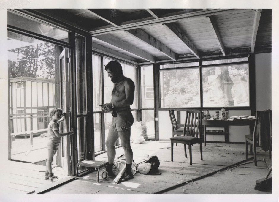 When are we moving in, Daddy?&nbsp;c1970s. (Photo courtesy Jon Broome)